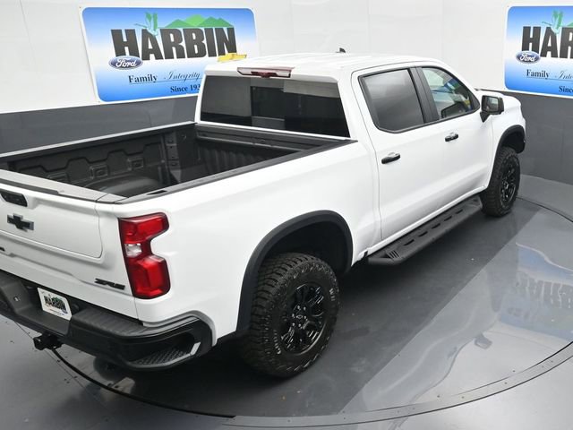 New 2026 Chevrolet Silverado 1500 ZR2 w/ Dark Appearance Package image 24