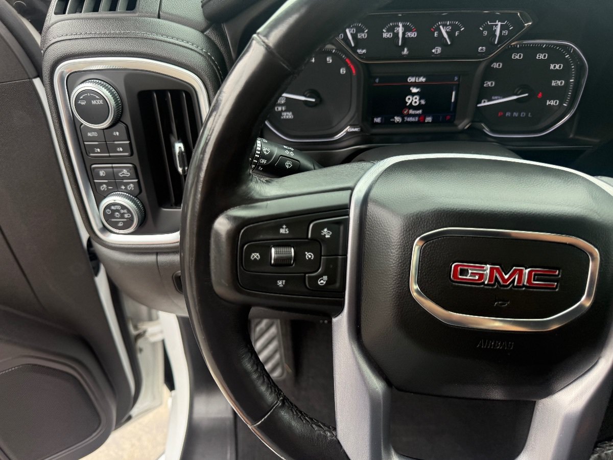 Used 2020 GMC Sierra 1500 SLT w/ Driver Alert Package II AWD/4WD image 21