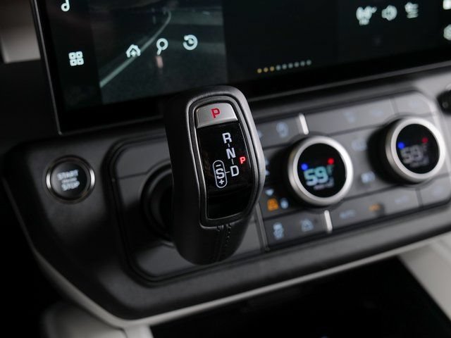 New 2026 Land Rover Defender 110 X-Dynamic SE AWD/4WD image 13