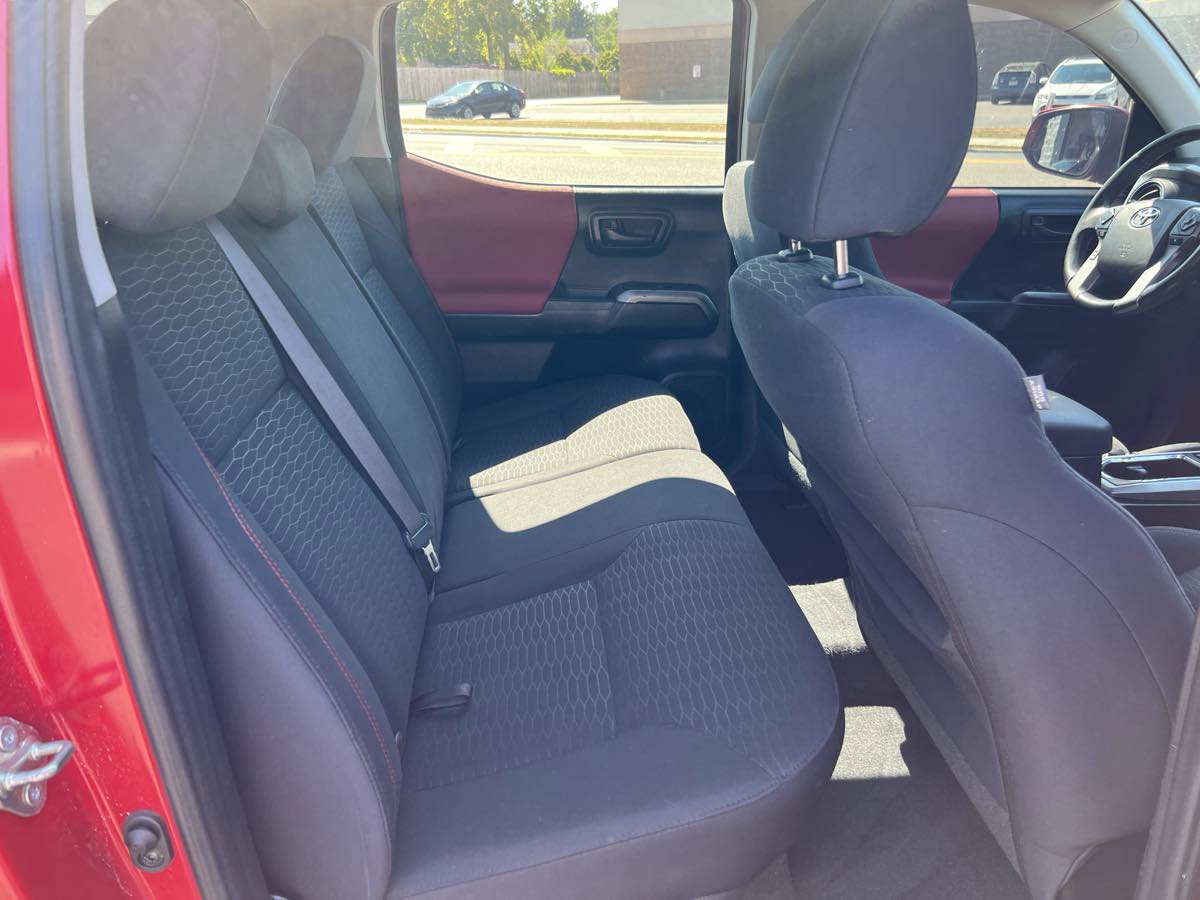 Used 2017 Toyota Tacoma SR5 image 16