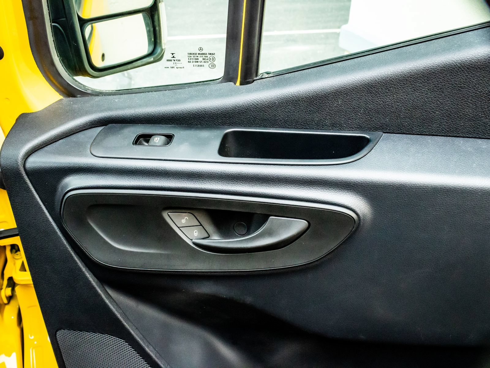 Used 2021 Mercedes-Benz Sprinter 2500 image 22