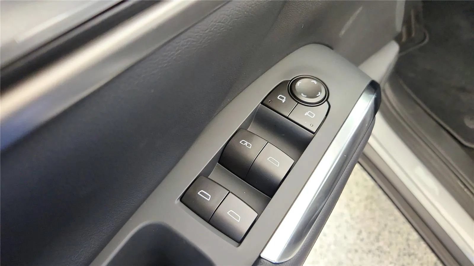 New 2026 Chevrolet Traverse LT w/ Midnight/Sport Edition AWD/4WD image 32