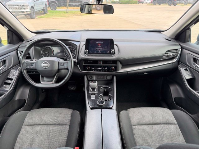 Used 2025 Nissan Rogue SV AWD/4WD image 24