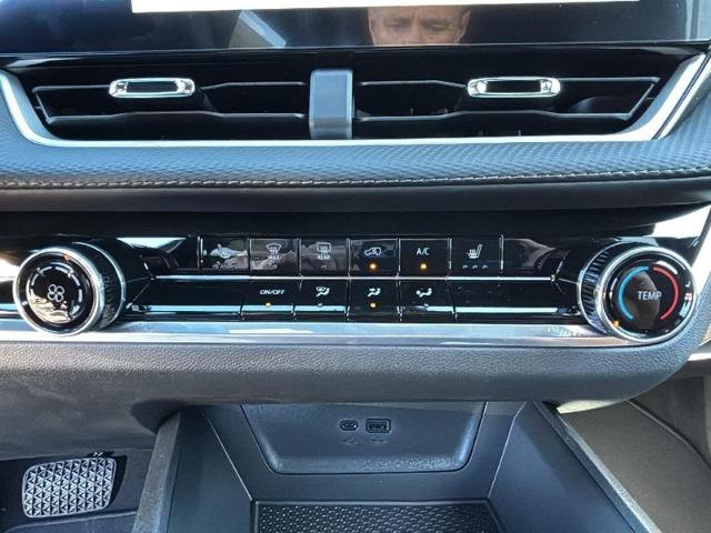 New 2027 Chevrolet Equinox LT w/ Safety and Technology Package AWD/4WD image 19