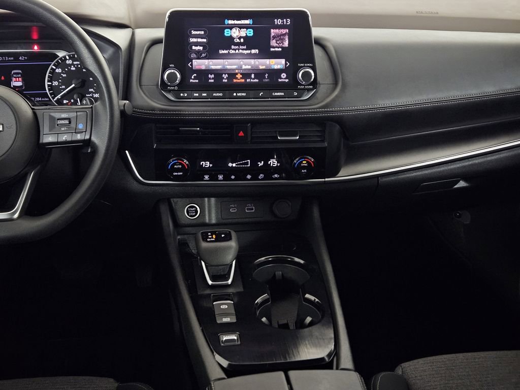 Used 2023 Nissan Rogue SV image 10