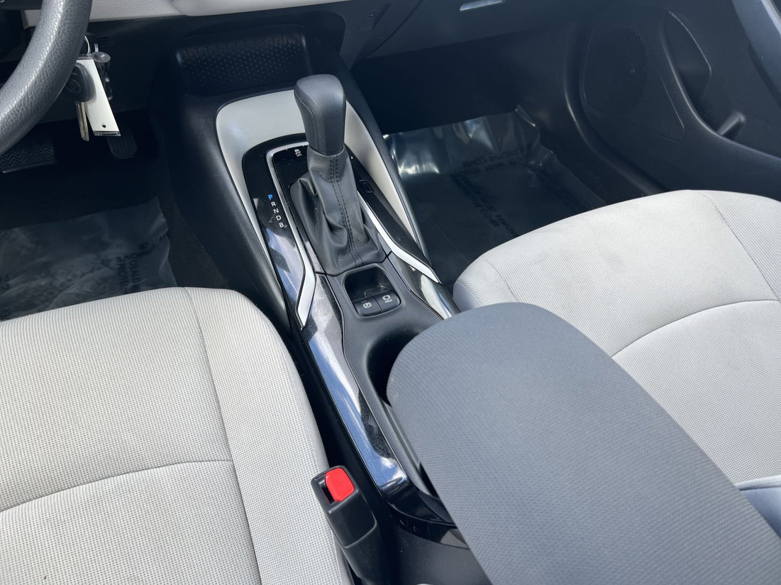 Used 2020 Toyota Corolla LE w/ Carpet Mat Package (TMS) FWD image 29