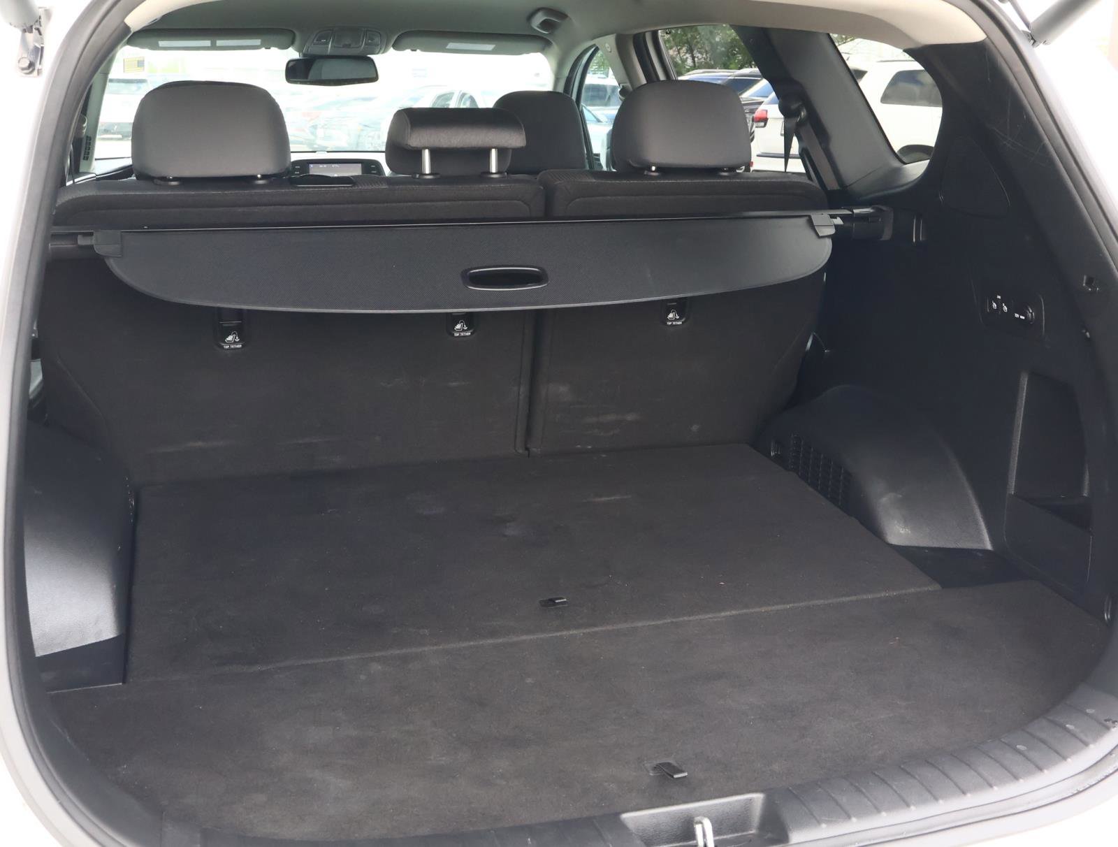 Used 2020 Hyundai Santa Fe SEL w/ Convenience Package FWD image 18