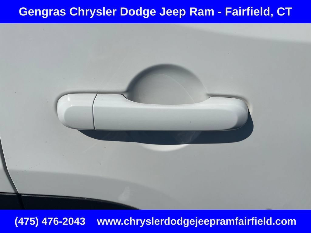 Used 2017 Jeep Renegade Altitude AWD/4WD image 19