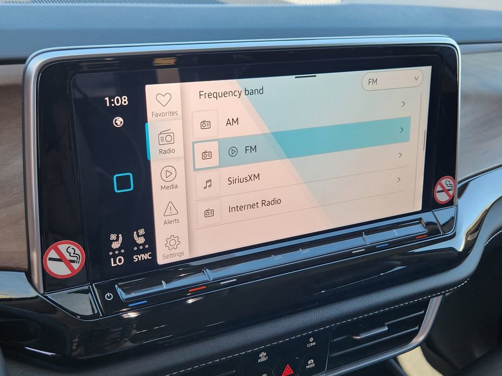 Used 2025 Volkswagen Atlas SE image 8