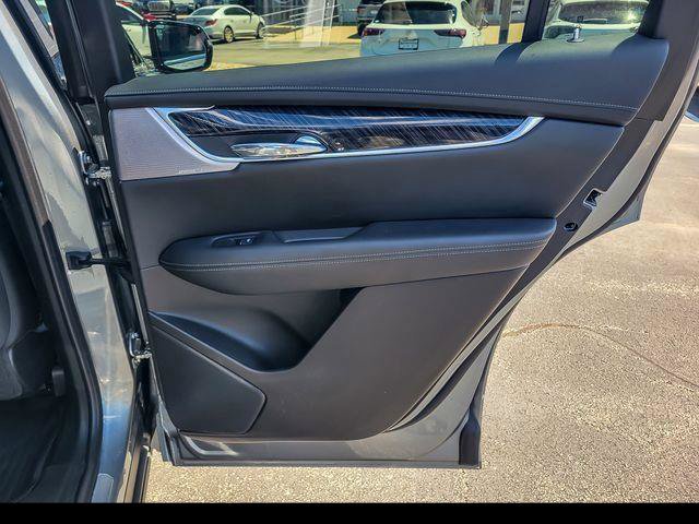 Used 2023 Cadillac XT6 Premium Luxury w/ LPO, Floor Liner Package AWD/4WD image 25