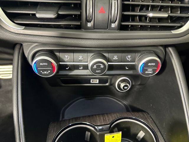 Used 2022 Alfa Romeo Giulia Ti image 23