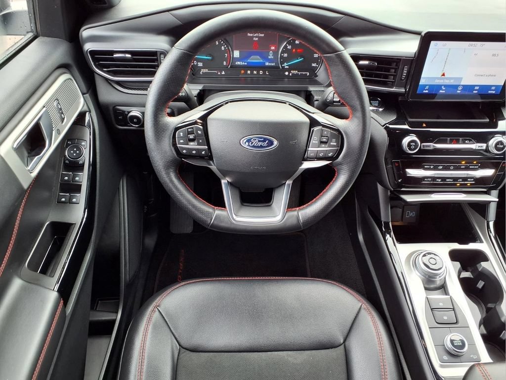 Used 2023 Ford Explorer ST-Line AWD/4WD image 13