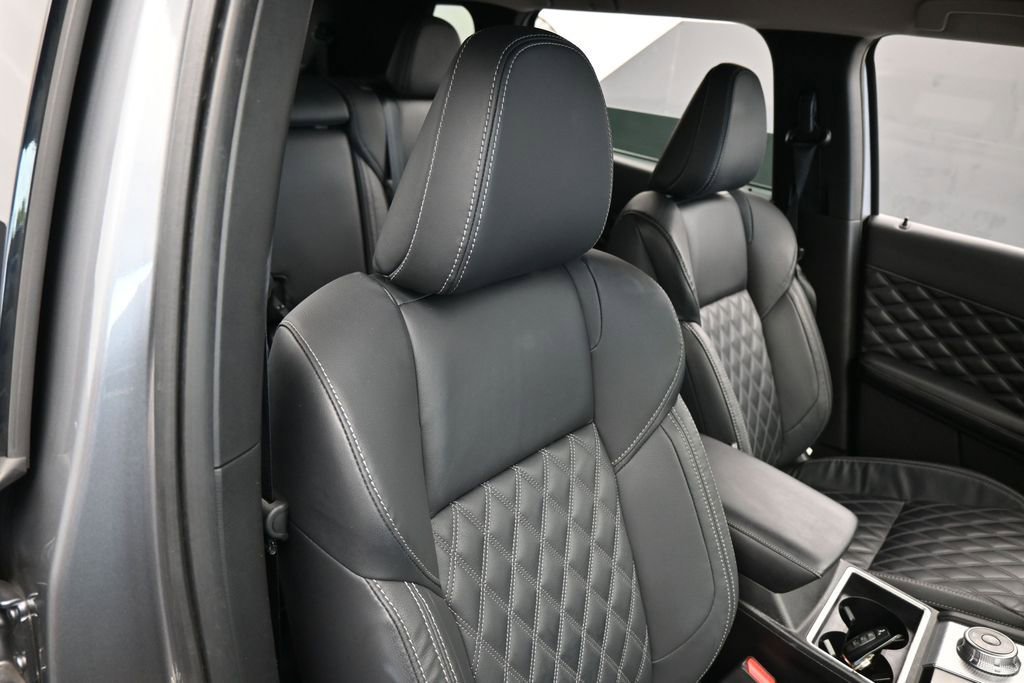 Used 2022 Mitsubishi Outlander SEL AWD/4WD image 42