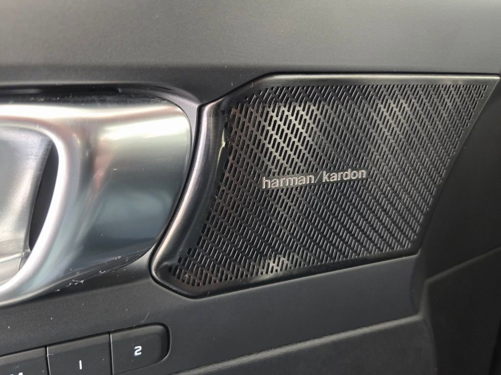 Used 2021 Volvo XC40 P8 Recharge w/ Advanced Package image 23