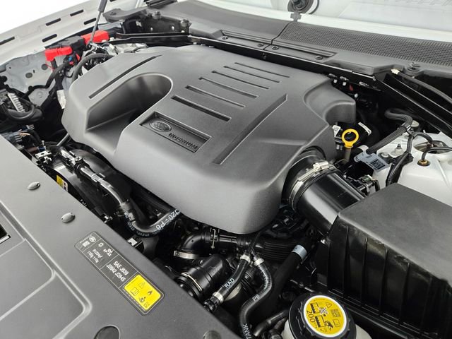 Used 2024 Land Rover Defender 130 X-Dynamic SE image 20