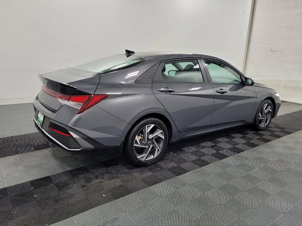 Used 2025 Hyundai Elantra Sport FWD image 10