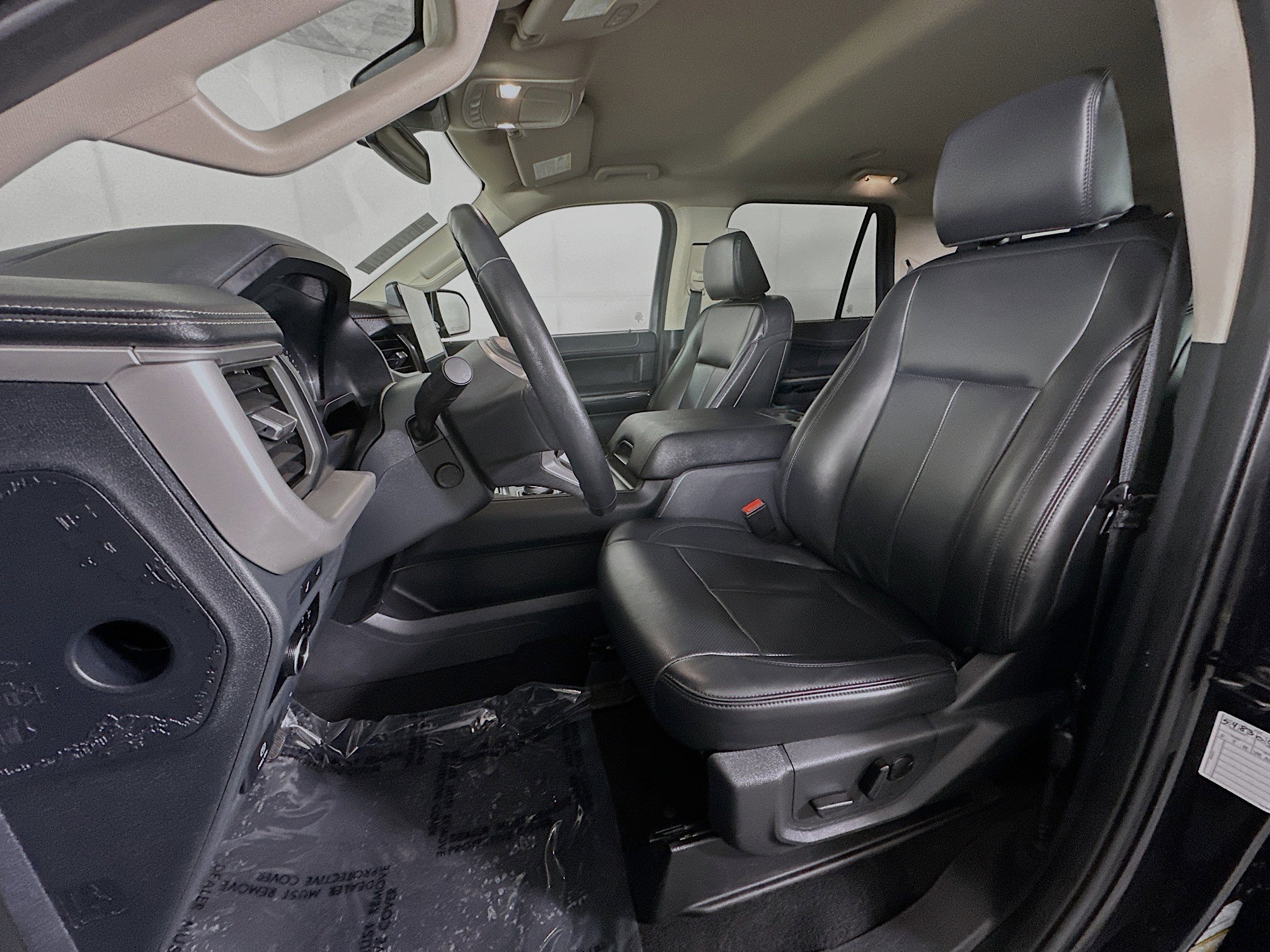 Used 2024 Ford Expedition Max XLT image 12