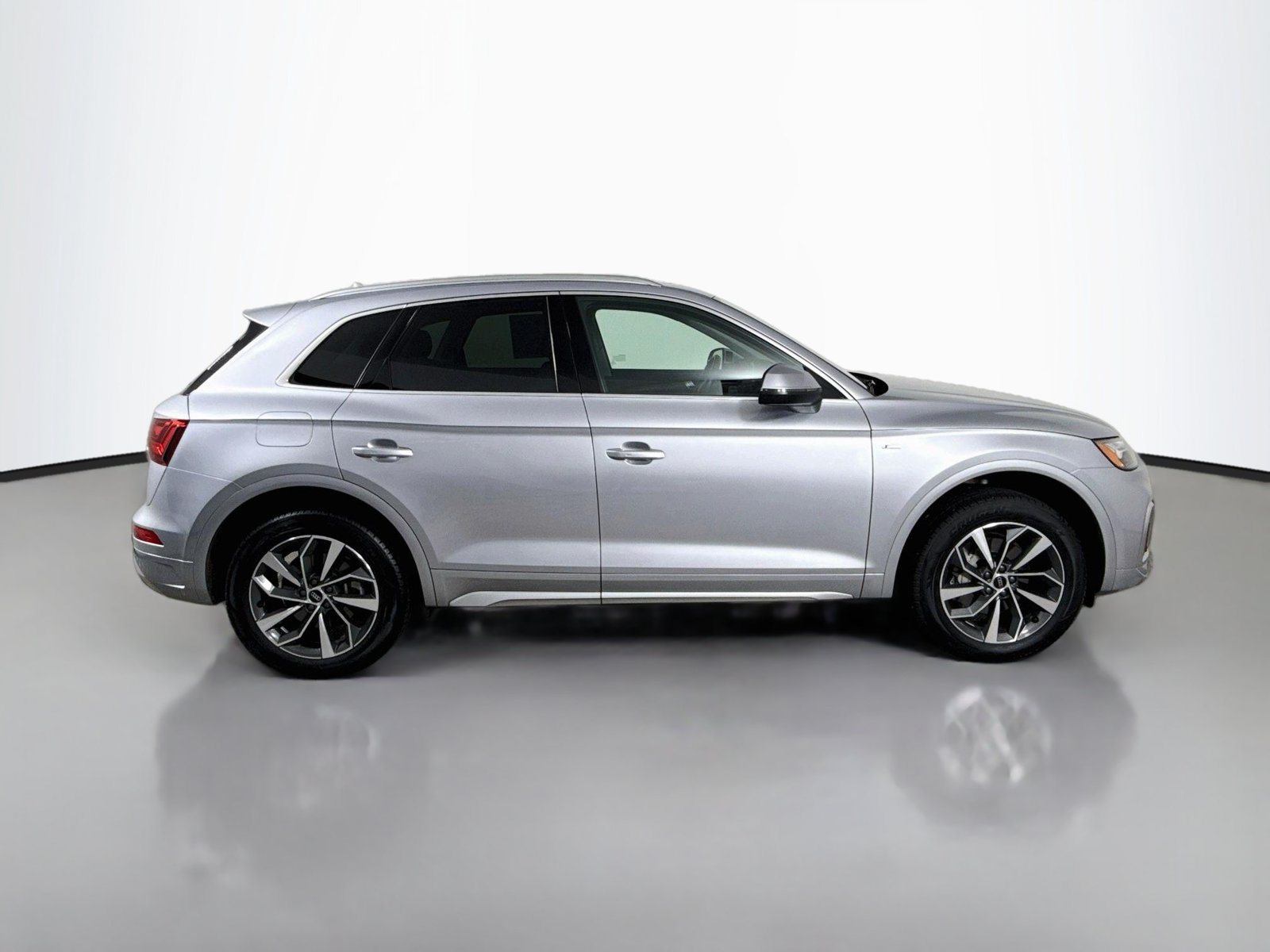 Certified 2024 Audi Q5 2.0T Premium AWD/4WD image 8