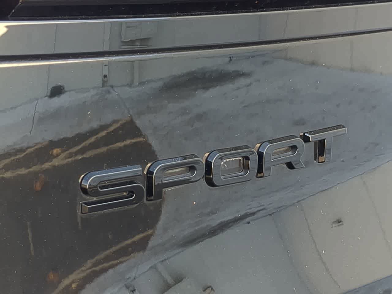 Used 2025 Land Rover Range Rover Sport SE AWD/4WD image 13