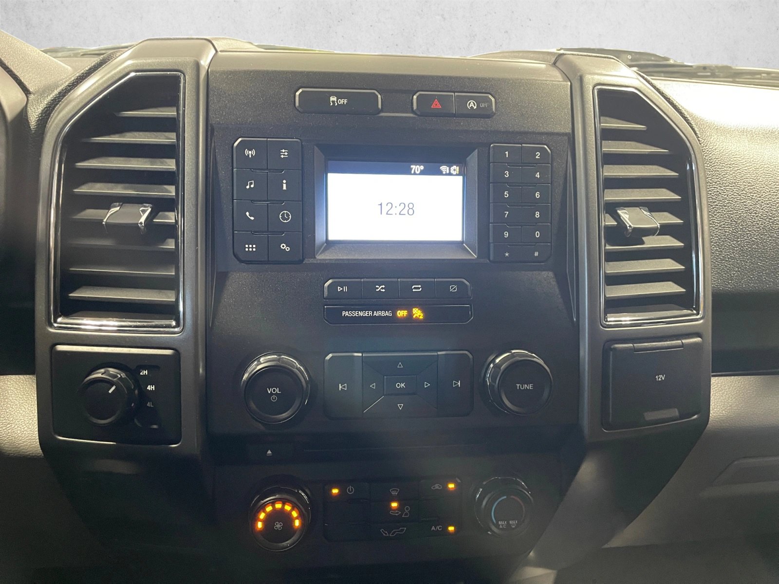 Used 2018 Ford F150 XLT AWD/4WD image 15