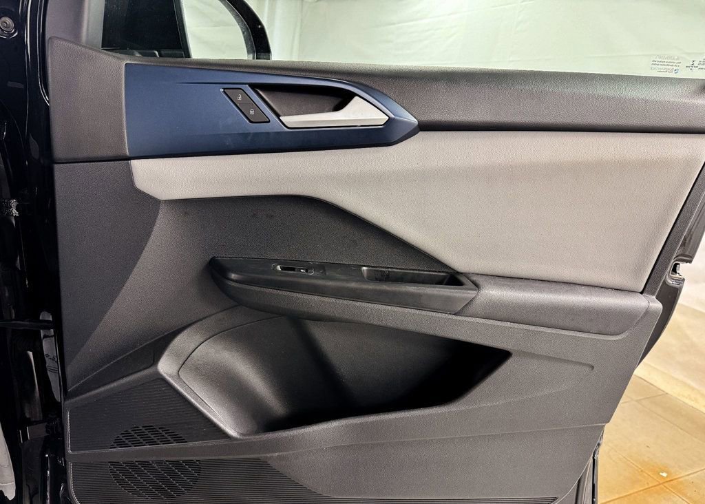 Used 2022 Volkswagen Taos SE image 17