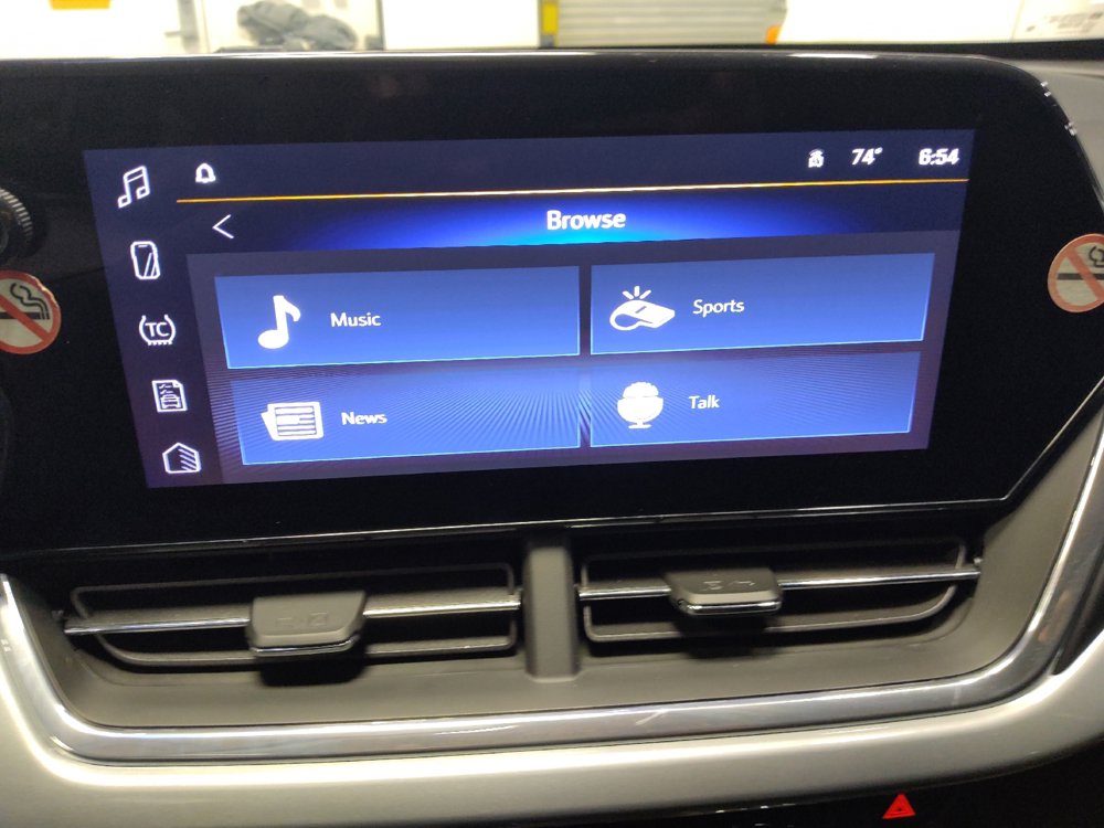Used 2025 Chevrolet Trax LT FWD image 25