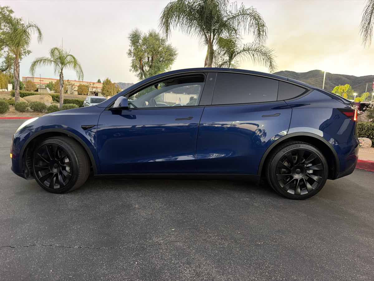 Used 2021 Tesla Model Y Long Range AWD/4WD image 13