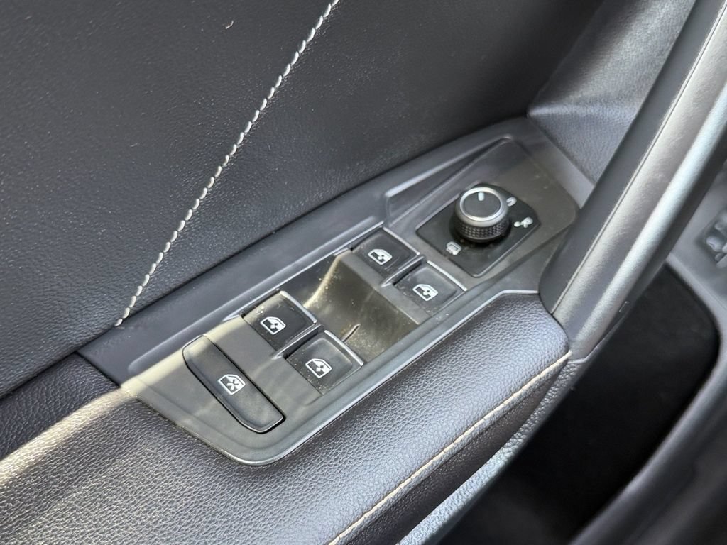 Used 2024 Volkswagen Tiguan SE FWD image 21