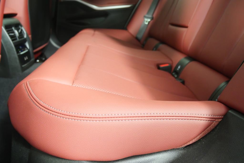 Used 2025 BMW 330i Sedan image 14