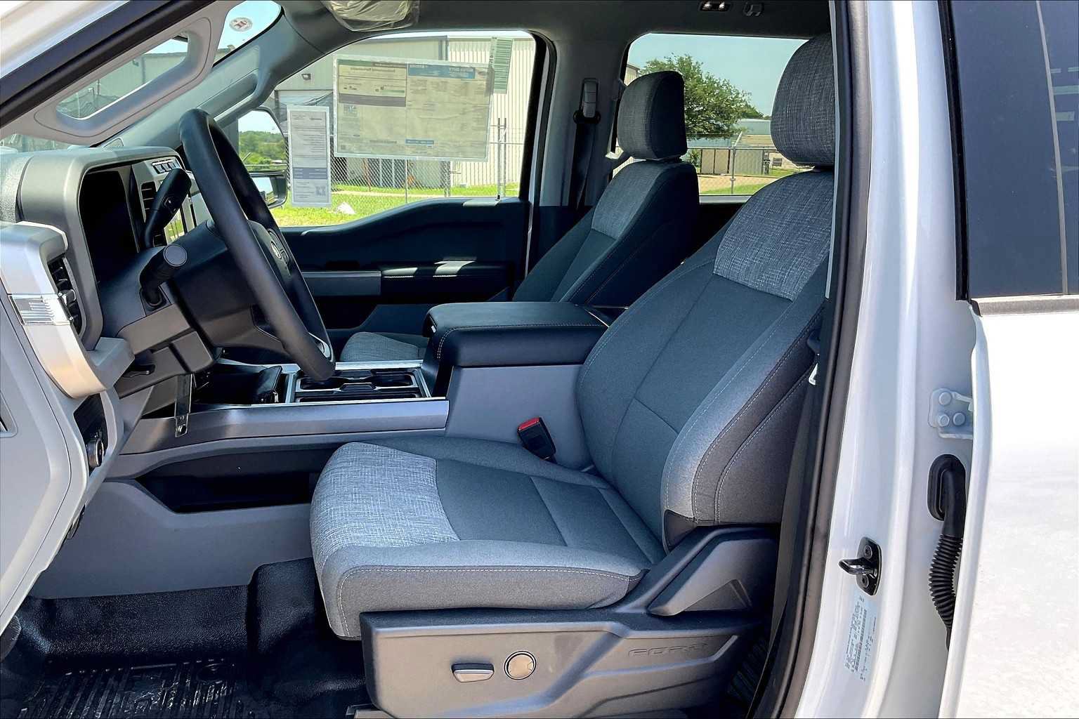 Used 2024 Ford F350 XLT w/ XLT Value Package AWD/4WD image 7