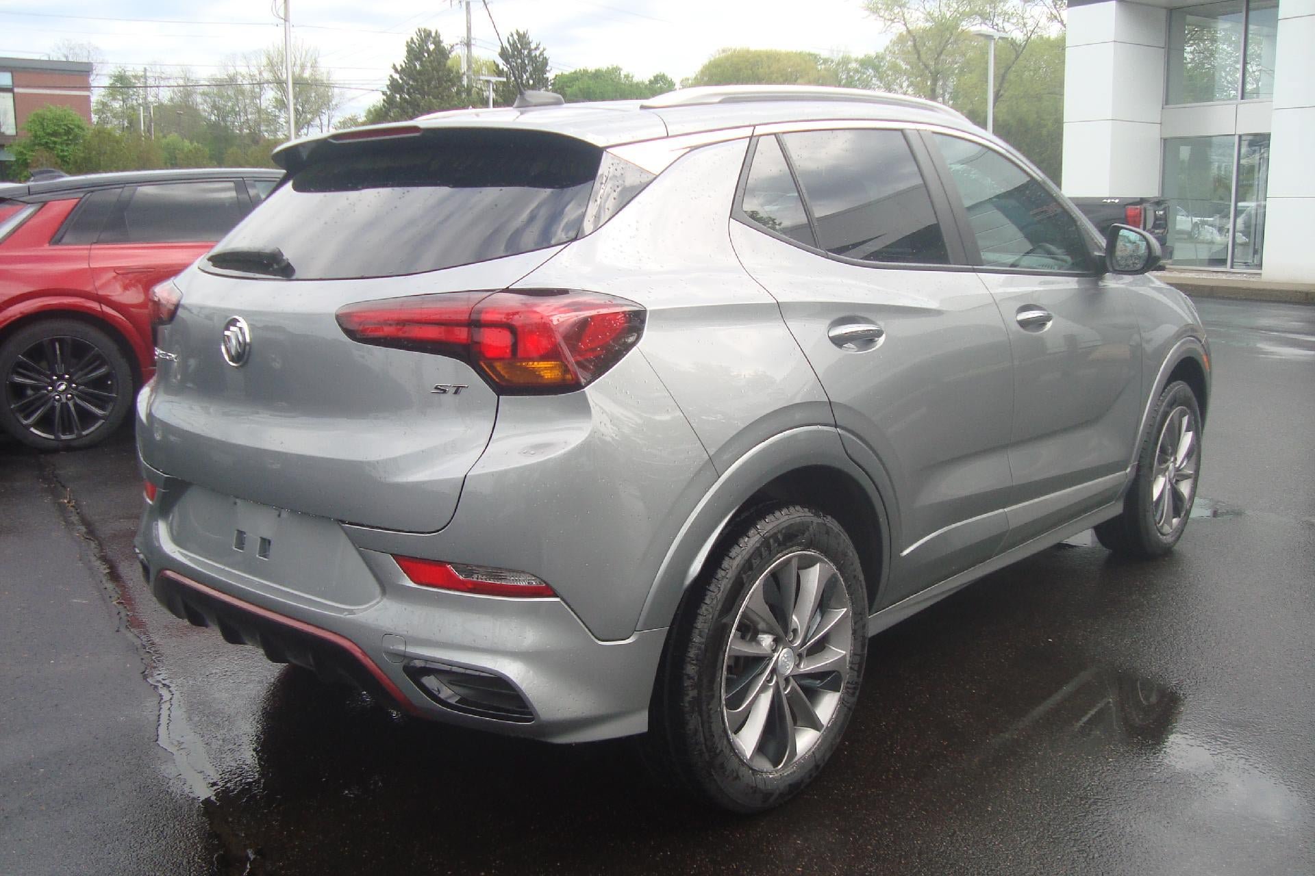 Certified 2023 Buick Encore GX Select w/ Sport Touring Package AWD/4WD image 4