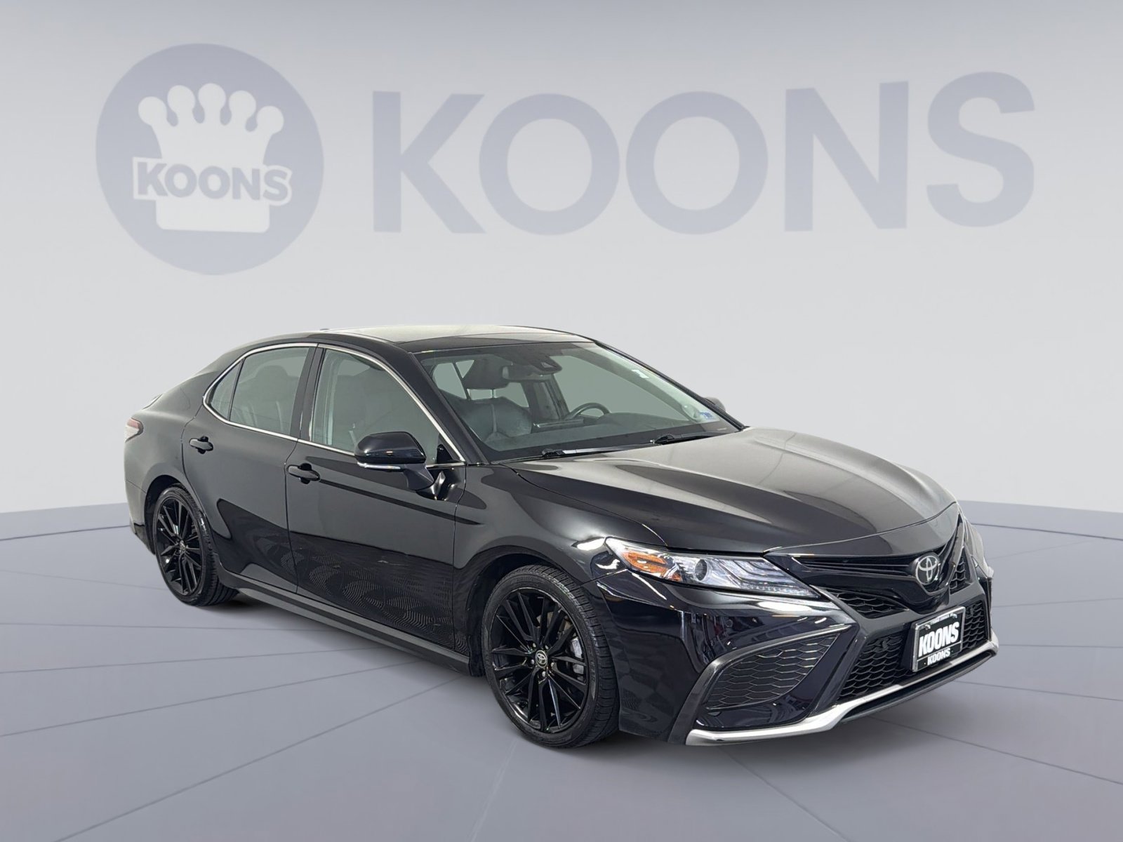 Used 2022 Toyota Camry XSE w/ Navigation Package image 10