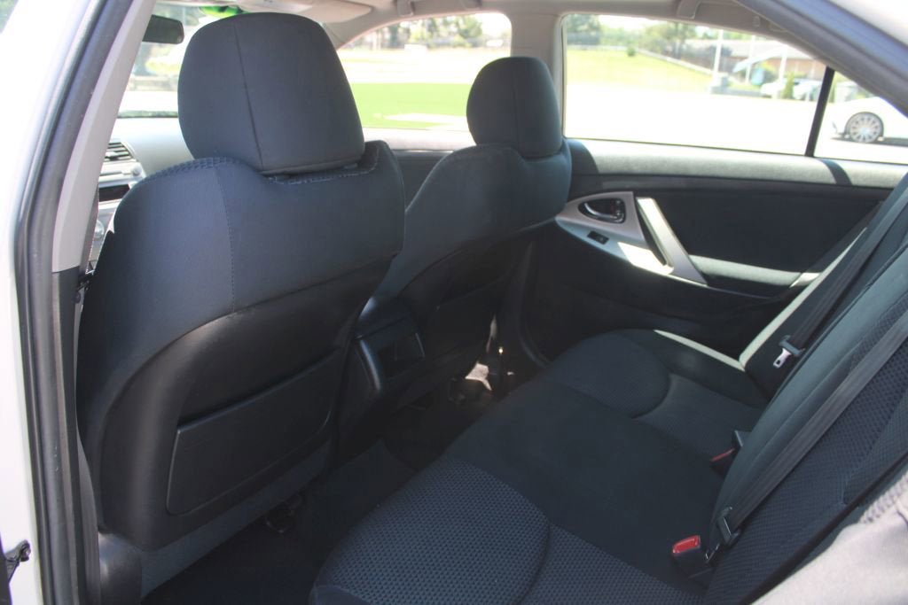 Used 2011 Toyota Camry SE w/ SE Extra-Value Pkg #1 FWD image 10