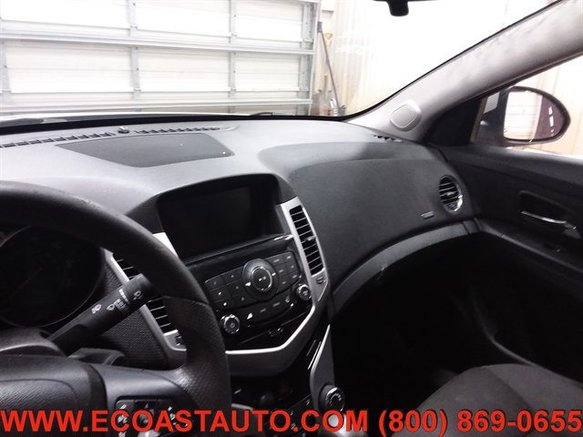 Used 2016 Chevrolet Cruze LT w/ Technology Package FWD image 12