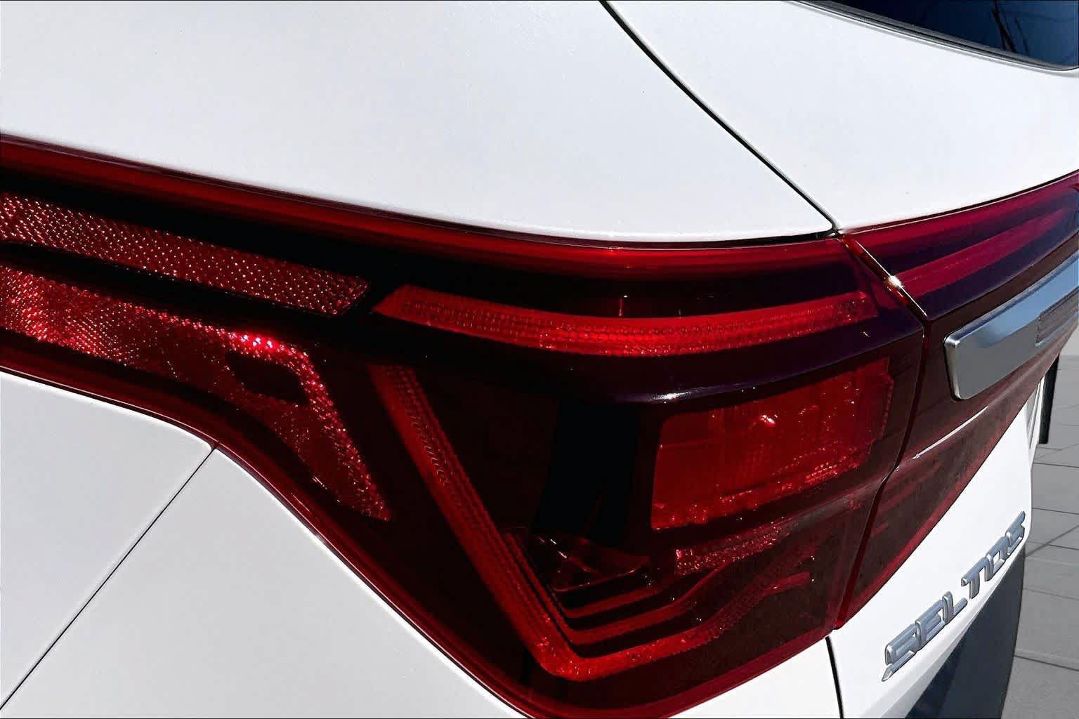 Used 2023 Kia Seltos S w/ Navigation Package FWD image 28