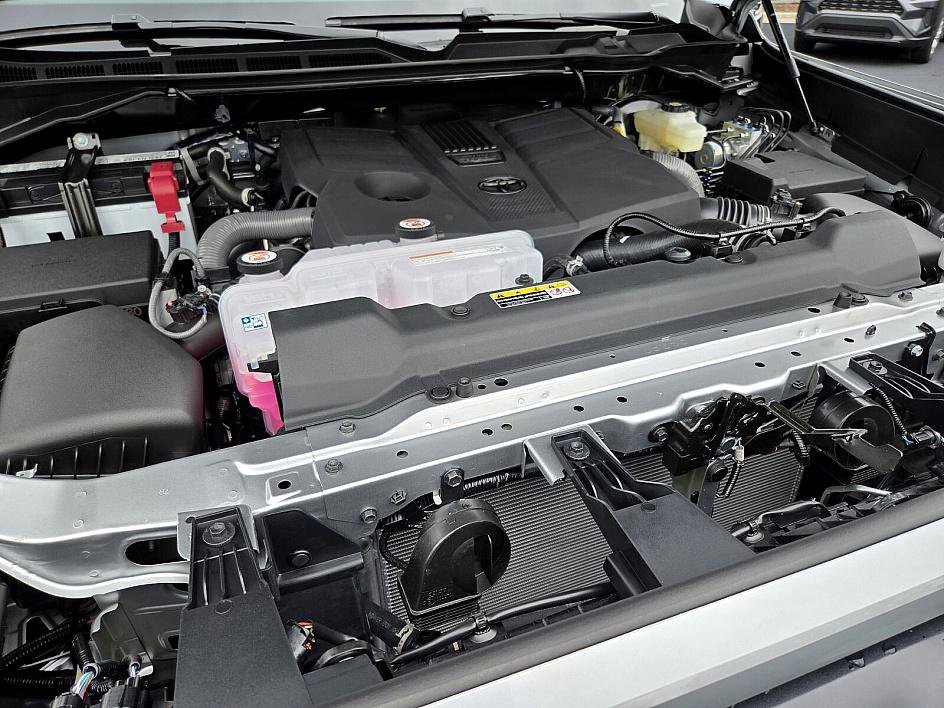 New 2026 Toyota Tundra SR5 image 18