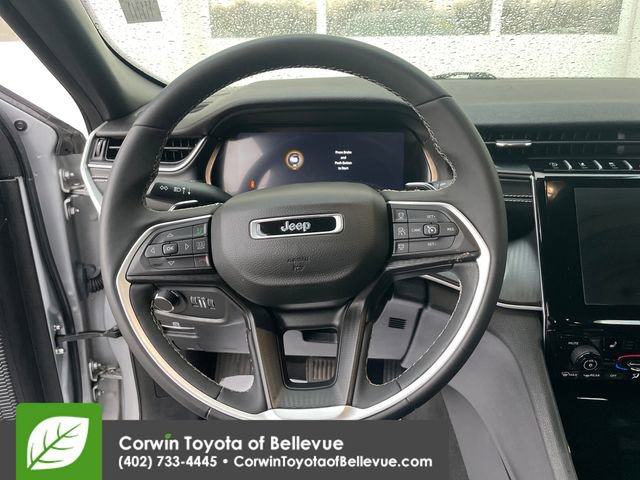 Used 2023 Jeep Grand Cherokee Altitude AWD/4WD image 20