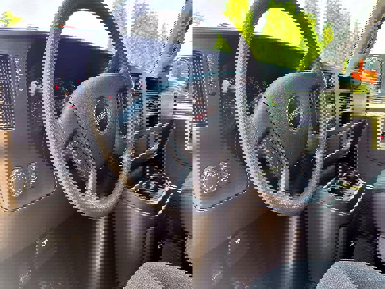 Used 2024 GMC Savana 2500 w/ Driver Convenience Package image 15