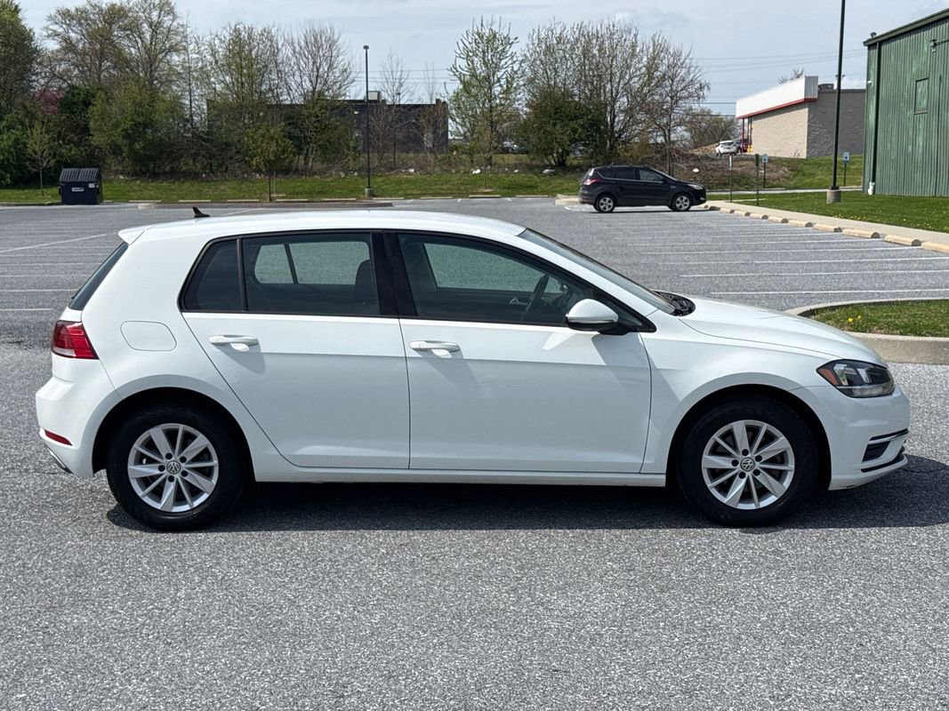 Used 2018 Volkswagen Golf S image 9