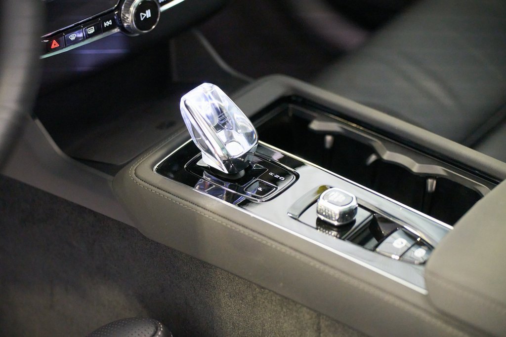 New 2025 Volvo XC90 B6 Ultra w/ Lounge Package image 9