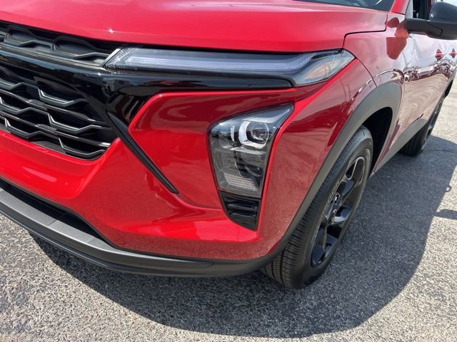 New 2026 Chevrolet Trax LT w/ Sunroof Package FWD image 9