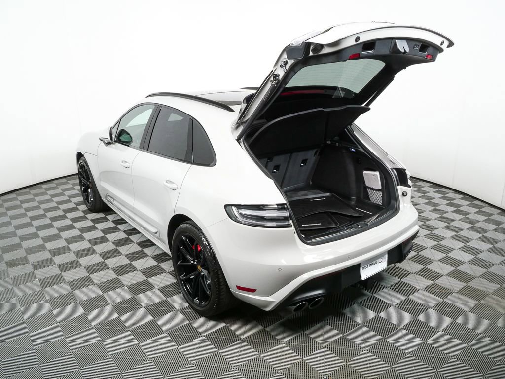 Certified 2025 Porsche Macan GTS image 31