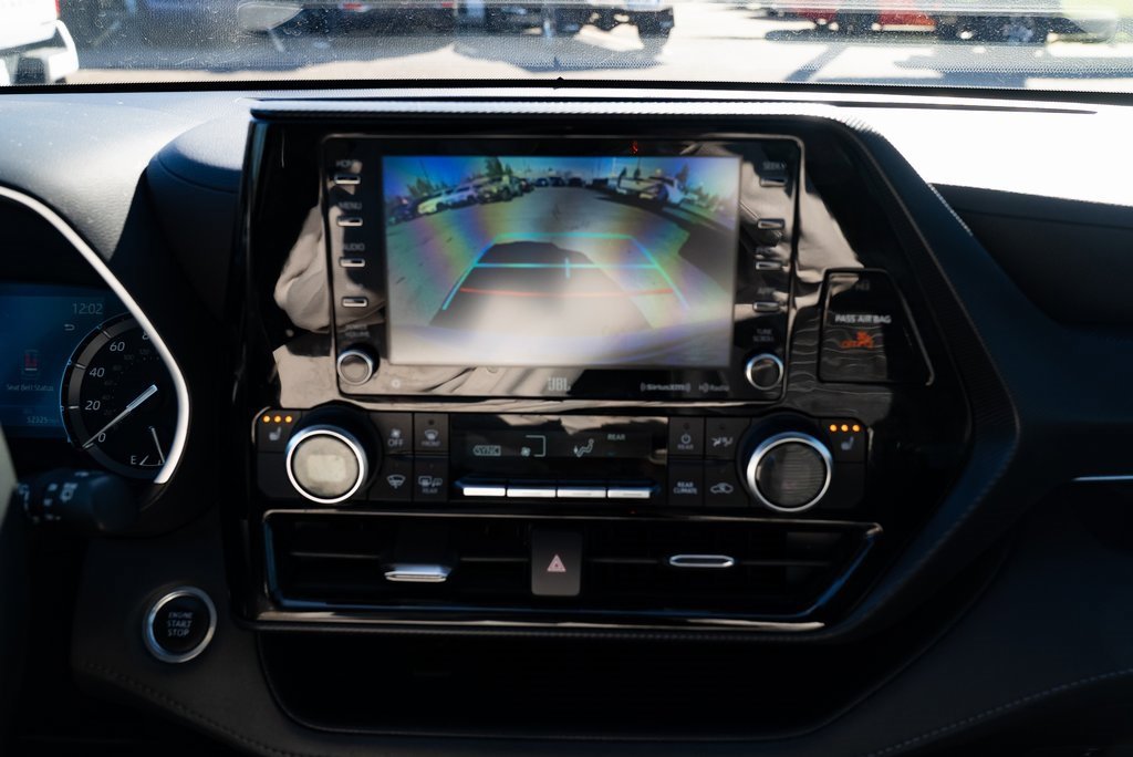 Used 2021 Toyota Highlander XSE image 15