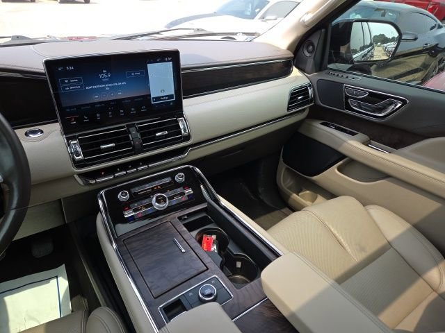 Used 2022 Lincoln Navigator L Reserve image 32