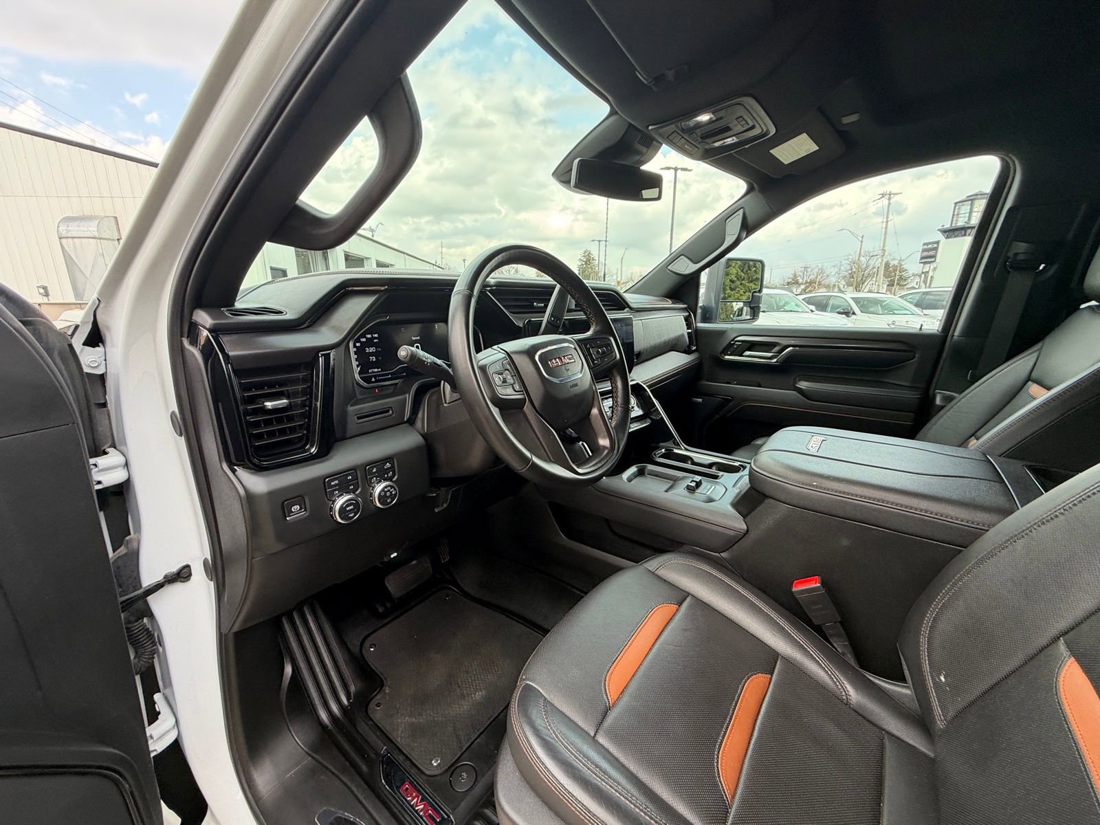 Used 2024 GMC Sierra 2500 AT4 w/ AT4 Preferred Package image 17