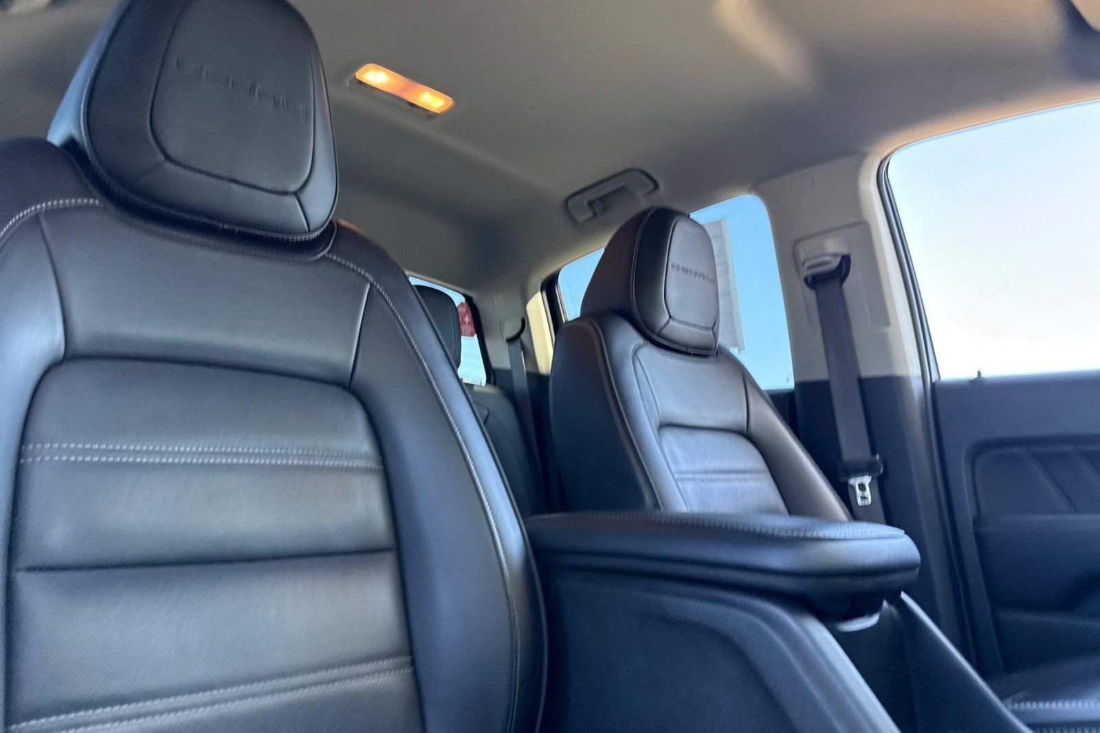 Used 2022 GMC Canyon Denali AWD/4WD image 16