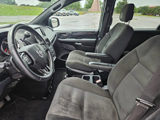 Used 2019 Dodge Grand Caravan SE FWD image 9