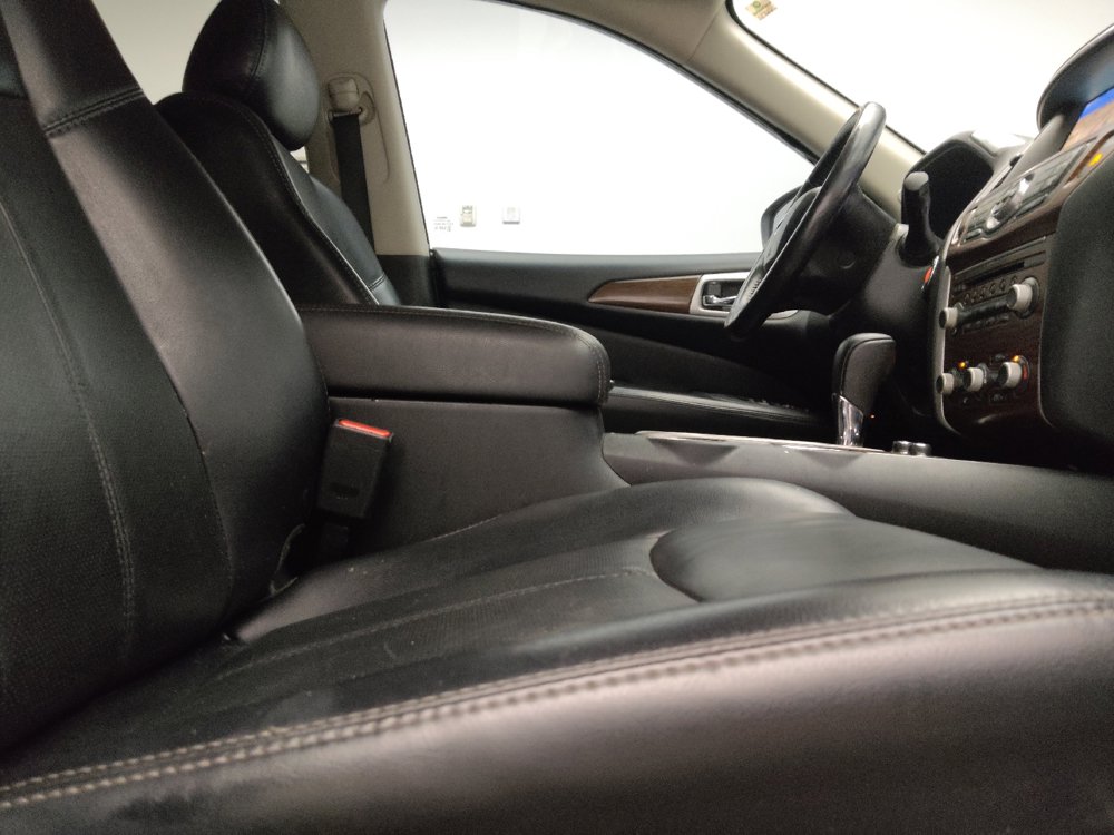Used 2020 Nissan Pathfinder Platinum FWD image 21