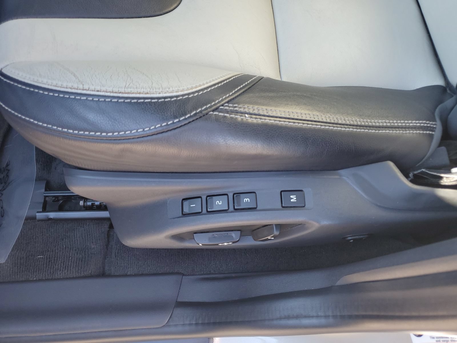 Used 2016 Volvo XC60 T5 Platinum FWD image 18