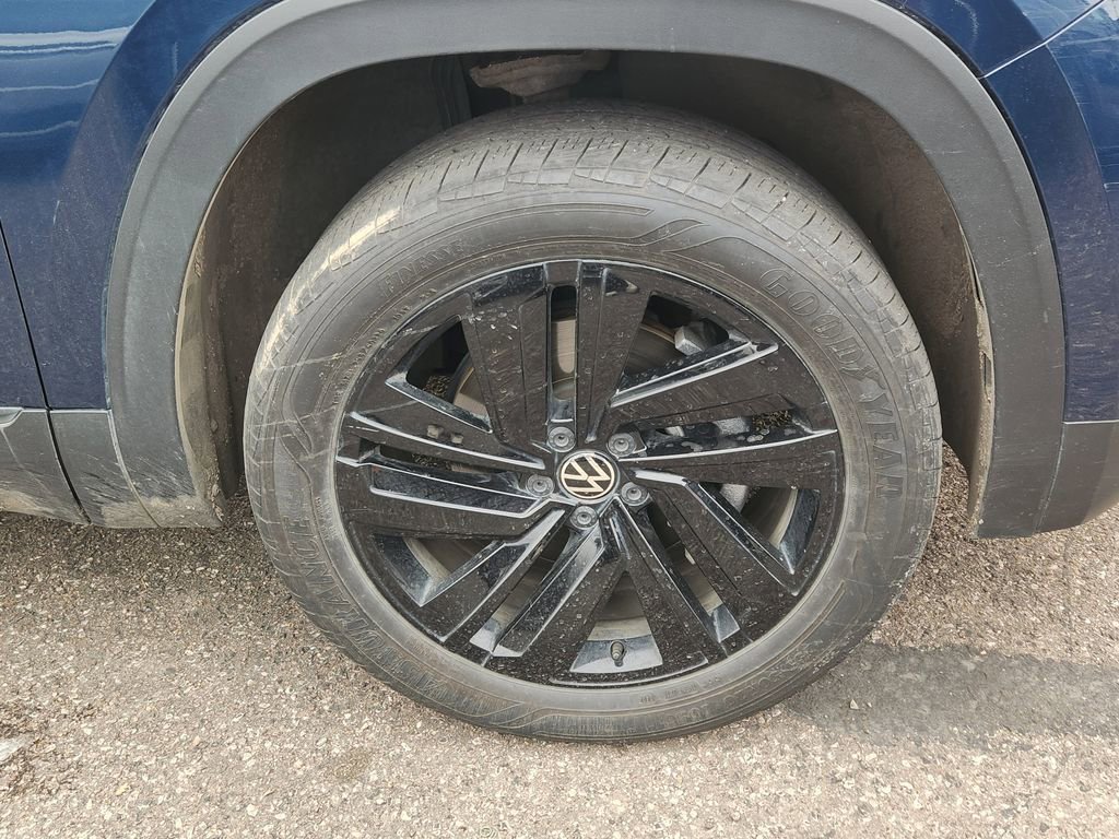 Used 2023 Volkswagen Atlas Cross Sport SE image 8